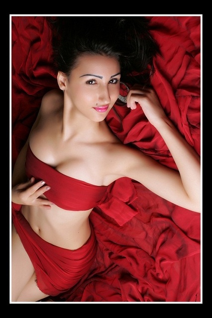 Venessa27 - Attraktive Frau sucht attraktiven Mann bis 48!