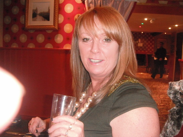 1000000plus - Reiche Geschäftsfrau und Mutter auf der Suche!