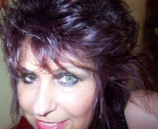 ReichSensibel - Reiche, sensible Frau, erfahren in SM