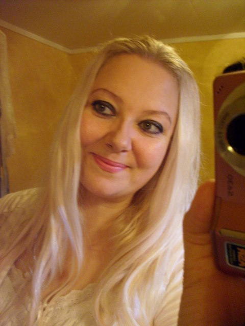 Nina44 - Blondes Bonbon sucht Mann der gerne nascht :)