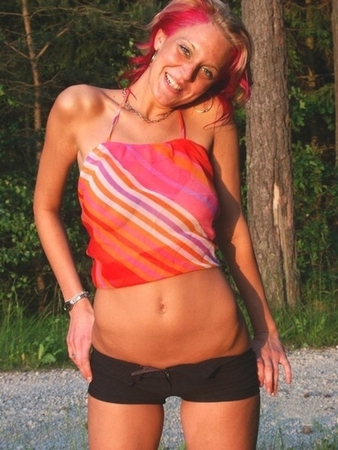 HornyBiene - Mal blond, mal rot...