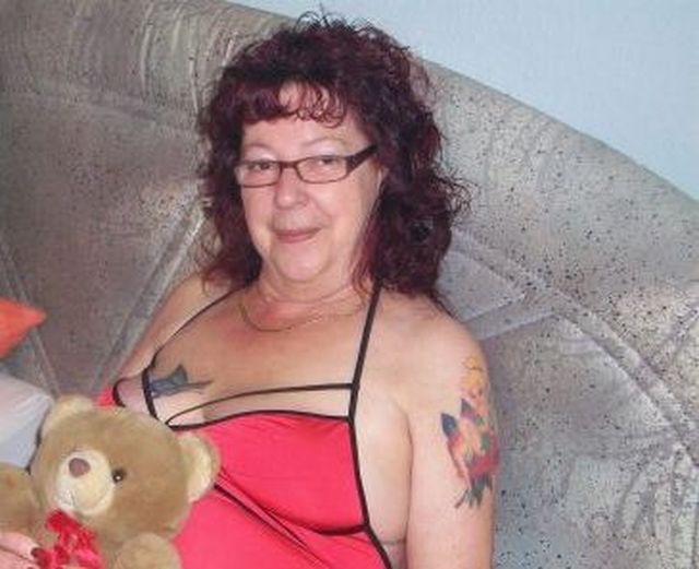 Emilie59 - Das Leben ist langweilig alleine!