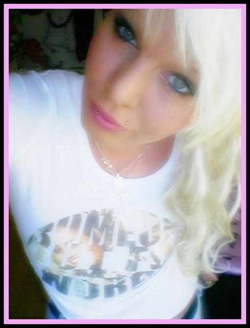 MissFamous - Miss Famous sucht Mister Popular! 