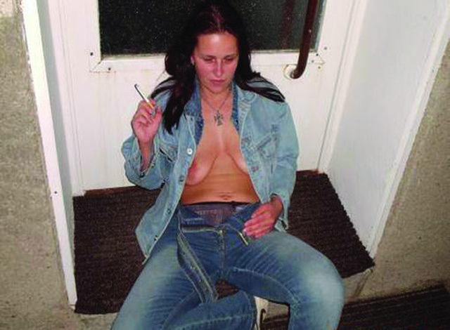 Smoking - Raucherin sucht Raucher!