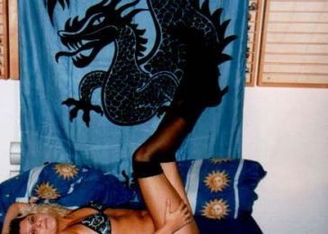 FrauBI - Bisexuelle Frau sucht Mann, der Lust auf Sex hat.