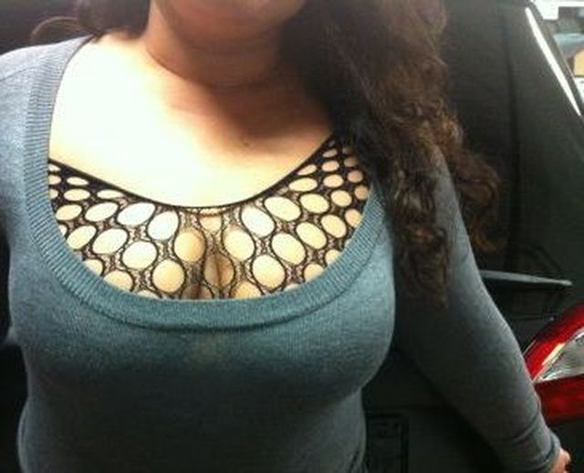 Black44 - Ich habe grosse Brüste und einen runden Arsch :)