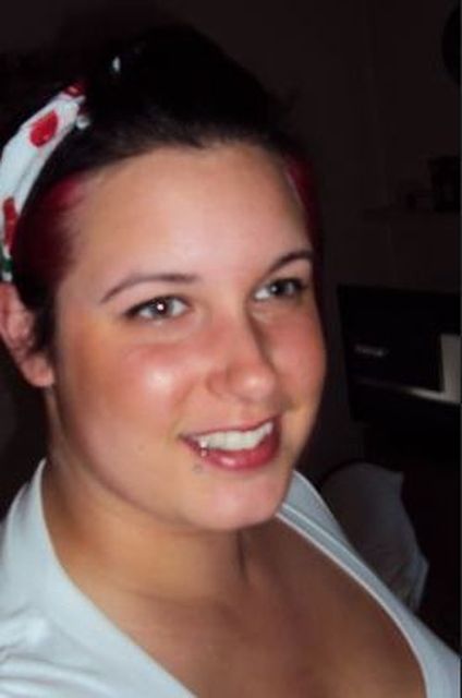 Julie30 - Ich bin eine junge Frau, die einen Mann zwischen 20 und 45 sucht!