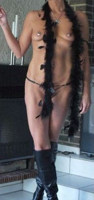 Larissa41 - Bisexuell! Lust auf 3er? 
