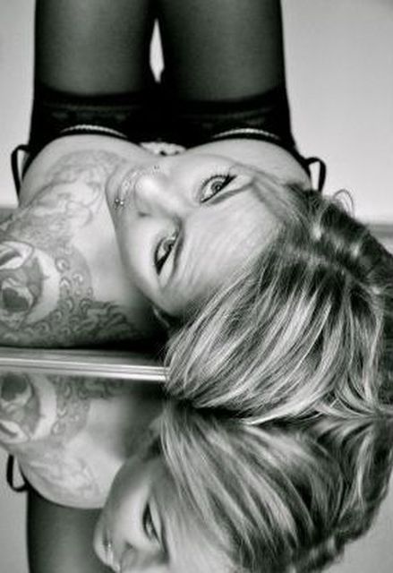 Tattoo31 - Große Brüste und Fesselspiele!