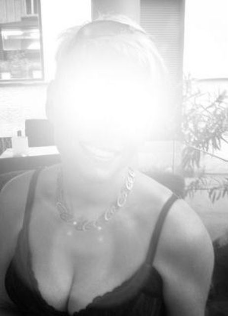 Valerie45 - Blond und sexy!