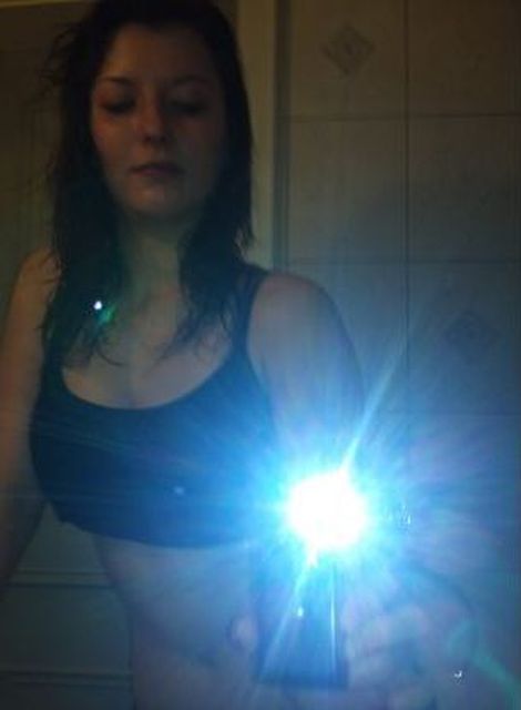 Brille29 - Brillenträgerin sucht Sex!