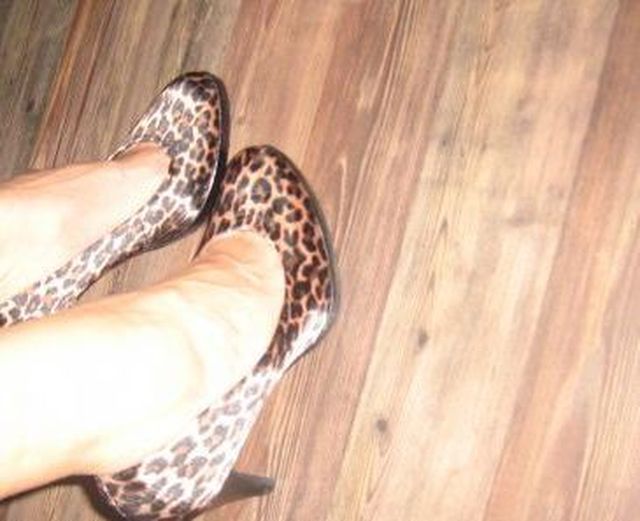 Liebesflut - Bisexuelle Geschäftsfrau sucht Frauen und Männer!