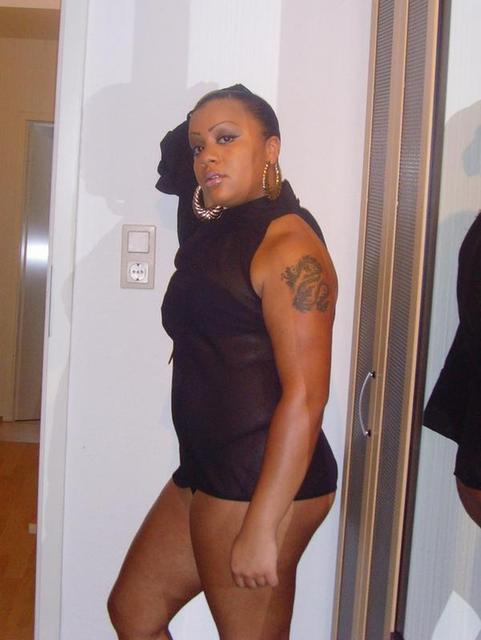 Nasty33 - Frau sucht Mann :)  SO einfach... 